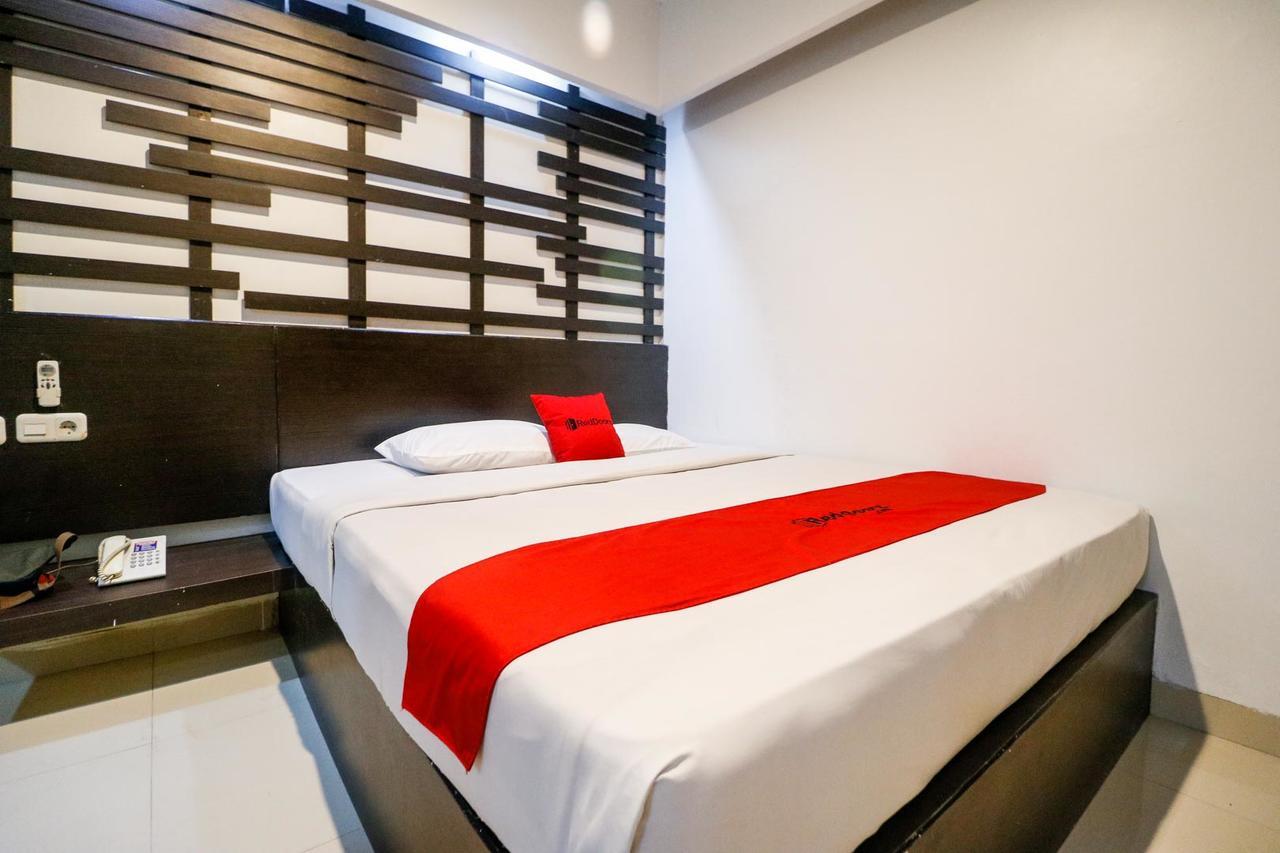Reddoorz Plus Near Pasar Wisata Pekanbaru Exterior photo